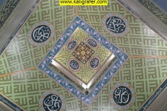 kaligrafi-plafon-masjid-warna-soft-15