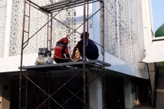 proses-pembuatan-ornamen-geometris-bahan-galvanis-besi-5